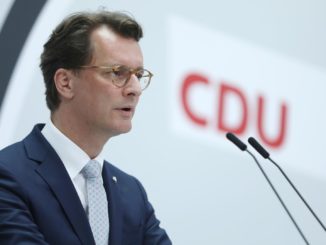 NRW-Ministerpräsident mahnt Bund zu höherer Beteiligung bei Flüchtlingskosten