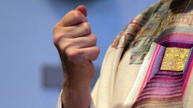 Katholischer Pfarrer in einer Messe (über dts Nachrichtenagentur)