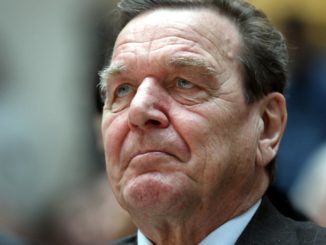 Altkanzler Schröder will Putin weiterhin nicht abschwören