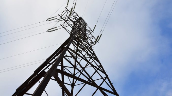 Strommast - Bild: Mehaniq via Twenty20