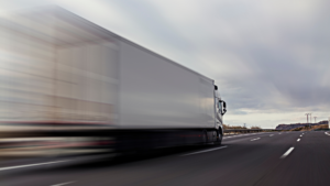 Zahl mautpflichtiger LKWs auf Autobahnen zurückgegangen