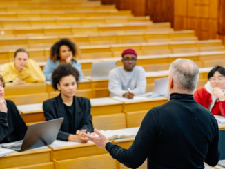 Große Mehrheit der Blue-Card-Inhaber bleibt länger als fünf Jahre
