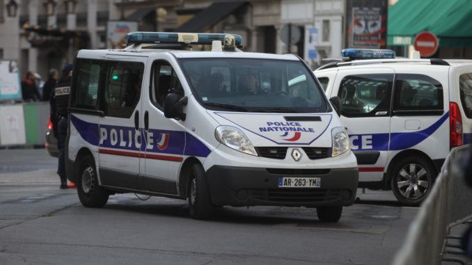 dts_image_11384_dsqieqcsrd Französisches Polizeiauto (über dts Nachrichtenagentur)