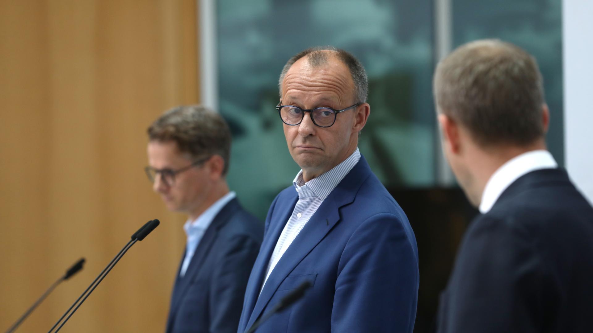 dts_image_20531_ctqtrqthth Carsten Linnemann, Friedrich Merz und Mario Czaja am 12.07.2023 (über dts Nachrichtenagentur)