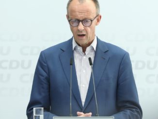 Bosbach verteidigt Merz gegen Kritik aus den eigenen Reihen