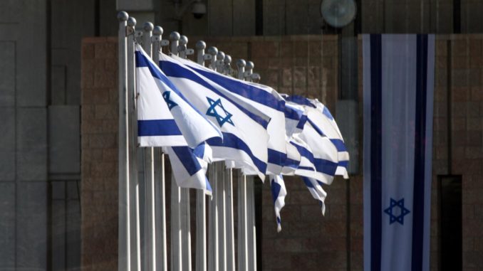 dts_image_8566_otrmfaghqo Israelische Fahnen (über dts Nachrichtenagentur)