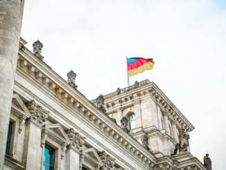 Mutmaßlicher Spion: Abgeordnete fordern Wachsamkeit und Aufklärung