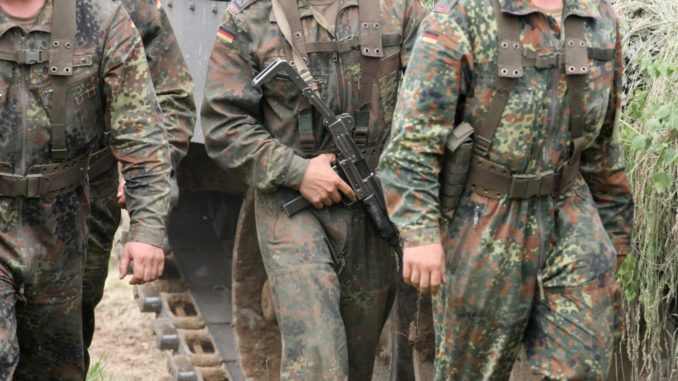 dts_image_10810_isiehnmbkt Bundeswehr-Soldaten (Archiv) (über dts Nachrichtenagentur)
