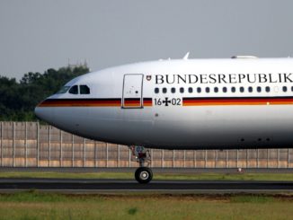 Baerbock muss Auslandsreise wegen Flugzeugpanne unterbrechen