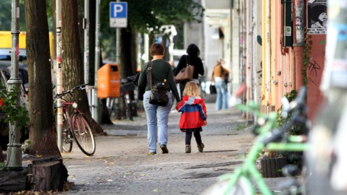 Mutter und Kind (Archiv) (über dts Nachrichtenagentur)