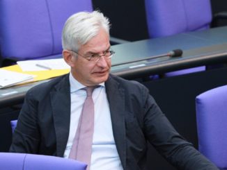 CDU-Politiker Middelberg warnt vor Folgen von Leitzinserhöhung CDU-Politiker Middelberg warnt vor Folgen von Leitzinserhöhung