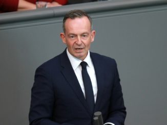 Wissing weiterhin gegen mehr Geld für Deutschlandticket