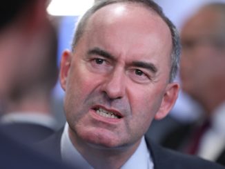 Aiwanger drängt CSU zu „unverzüglichen“ Koalitionsverhandlungen Aiwanger drängt CSU zu „unverzüglichen“ Koalitionsverhandlungen
