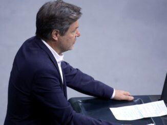 Habeck legt neue Industriestrategie vor