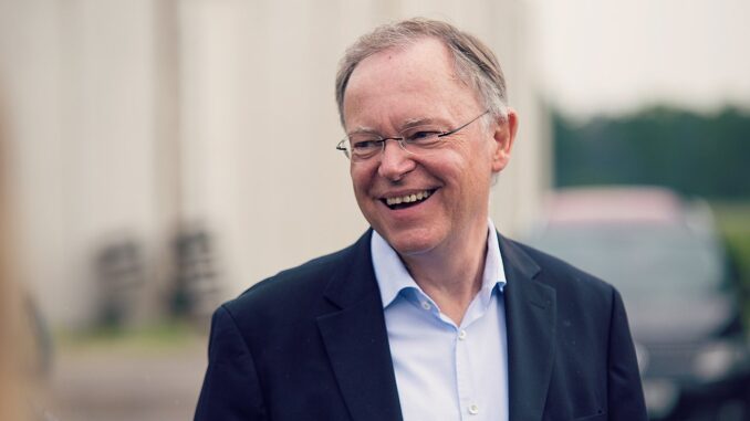 Stephan Weil (über David Borghoff / CC BY-SA)