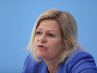 Faeser will gesellschaftlichen Schulterschluss gegen Antisemitismus