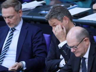 Umfrage: Mehrheit gibt Lindner, Habeck und Scholz Schuld für Krise Umfrage: Mehrheit gibt Lindner, Habeck und Scholz Schuld für Krise