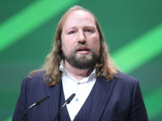 Hofreiter bezeichnet Merz als „neoliberalen Hippie“