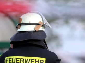 Hälfte der Feuerwehrleute hat im Einsatz Gewalt erlebt Hälfte der Feuerwehrleute hat im Einsatz Gewalt erlebt