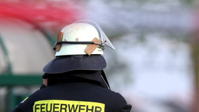 dts_image_9633_pitjpandef Feuerwehrmann (Archiv) (via über dts Nachrichtenagentur)