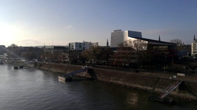 dts_image_11052_fdsakfbfce Opernhaus in Bonn am Rhein (via dts Nachrichtenagentur)