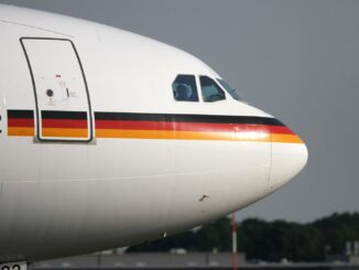 Außenministerin Baerbock fliegt weiterhin kaum Linie Außenministerin Baerbock fliegt weiterhin kaum Linie
