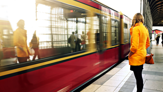 cmg_symbolbilder_ - 2024-09-02T125137.499 Nahverkehrszug (über Life Of Pix)