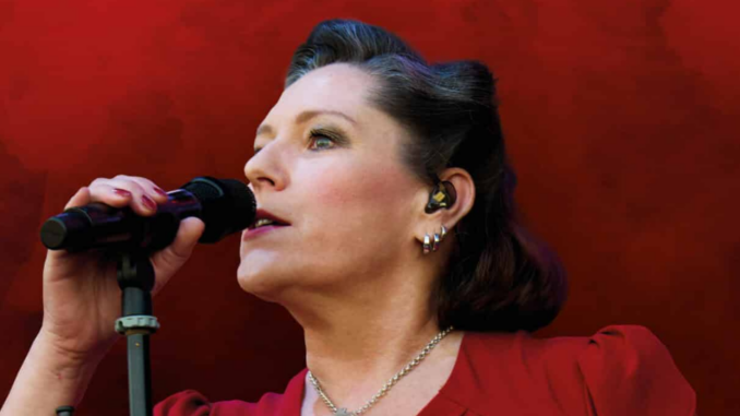 AnNa R. (über Mike Auerbach)