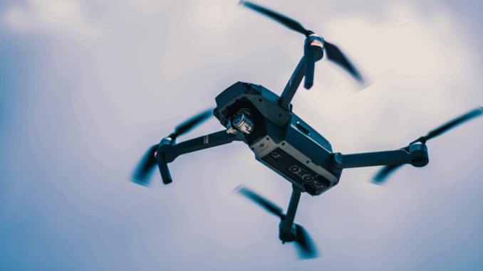 Drohne (über Eric Santoyo)