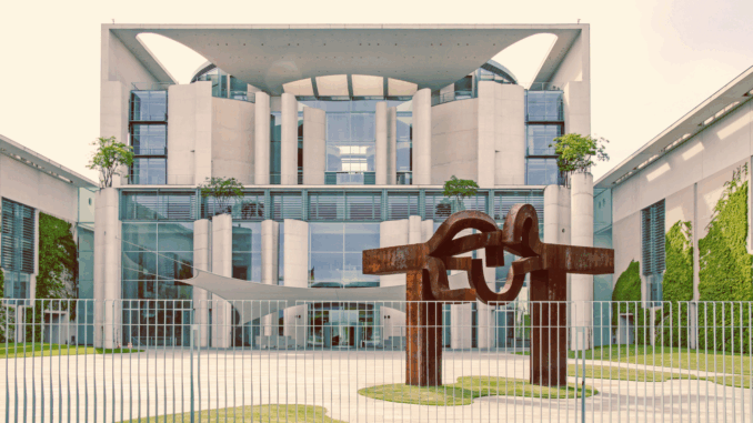 Bundeskanzleramt (über WolfBlur)