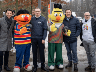 Sesamstraße regelt den Verkehr: Ernie und Bert werden Ampelmännchen in Hamburg