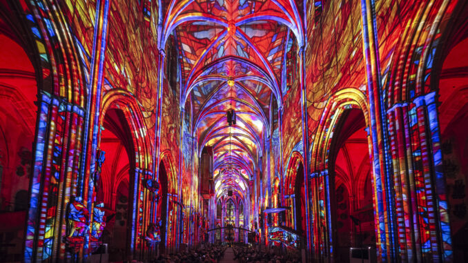 Mehr Licht für Nürnberg: „LUMINISCENCE“ bis Ende April verlängert