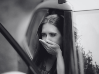 Dem Kind wird im Auto schlecht – das hilft sofort und beim nächsten Mal!