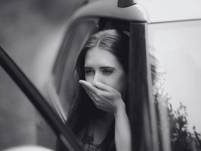 Dem Kind wird im Auto schlecht – das hilft sofort und beim nächsten Mal!